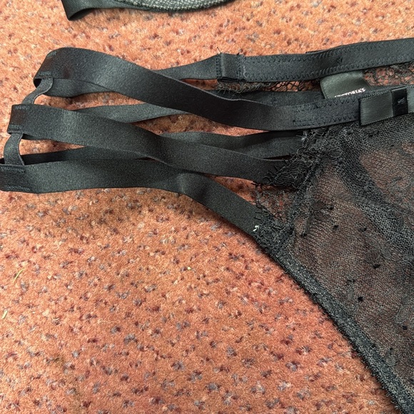 Victoria secrets bra set - Picture 4 of 6